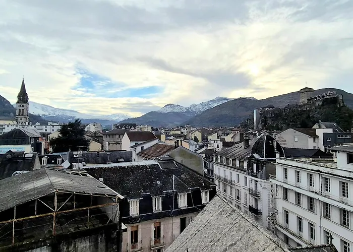 Apartment L'escapade-centre Ville-wifi-parking Lourdes